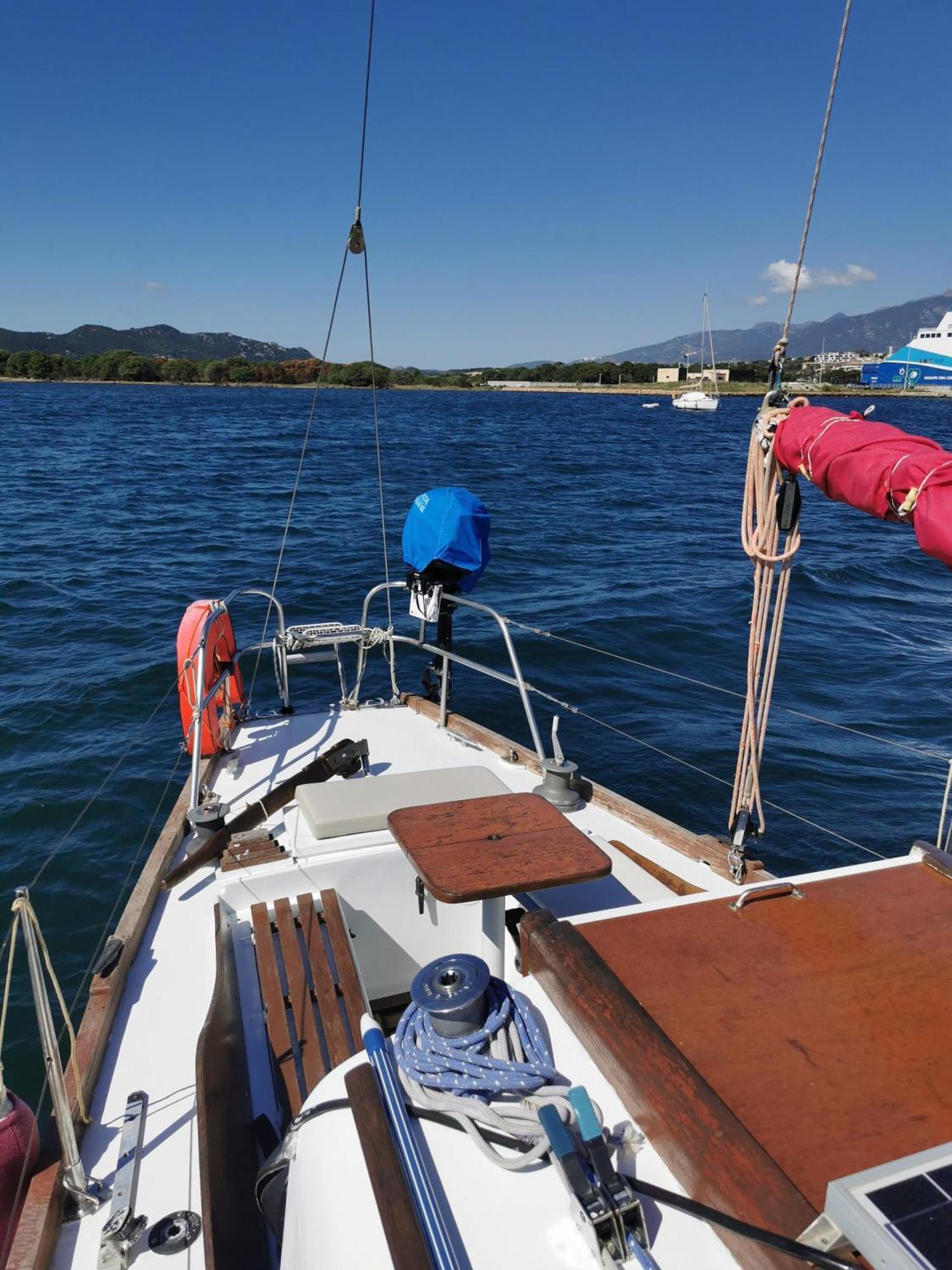 Bateau-hôtel Stlocavoile A Bord D' 1 Voilier Au Port Porto-Vecchio (Corsica)